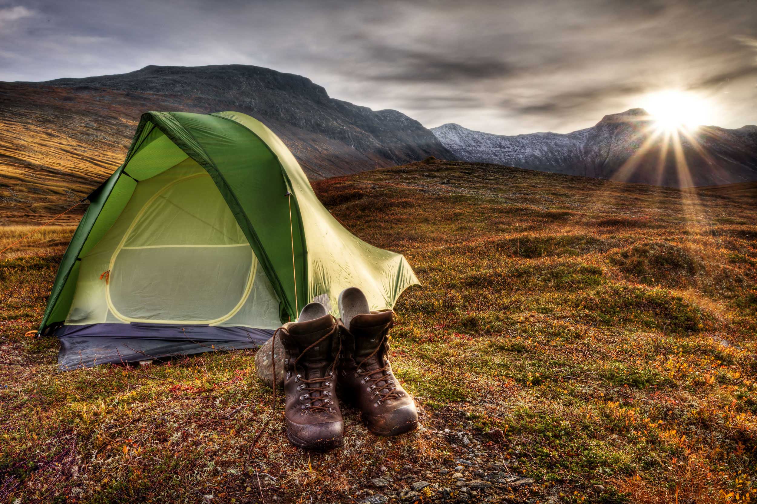 Camping outdoor. Палатка Ronin Camp. Палатка на Эльбрусе. Палатка на природе. Палатка в горах.